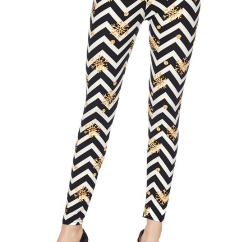 Snowflake Leggings Plus - Picture 2 of 2